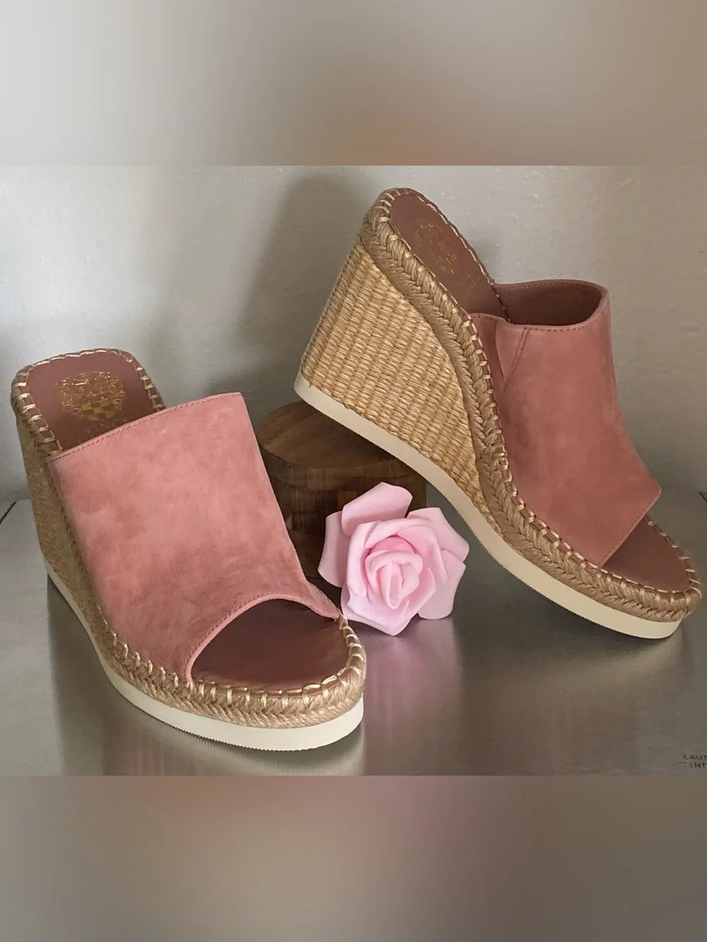 NEW VINCE CAMUTO DUSTY ROSE LEATHER WEDGE MULES
